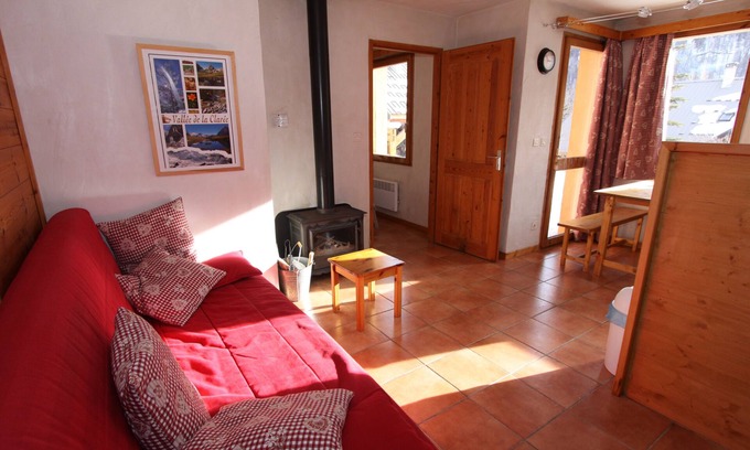 Nevache Ski Chalet | Le Leyrier: Hameau des Chazals Nevache Hautes Alpes