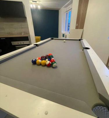 Charnay-les-Macon Apartment | Le loft du centre ville billard & baby-foot au porte de Mâcon