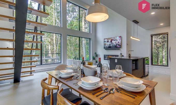 Pont-Rouge House | Le LoftWood de Portneuf - Private hot tub Sauna Pool Billiards Trails