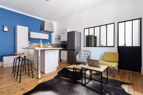 Royat Apartment | Le Louvre - Appart proche thermes chic & douillet