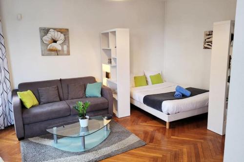 Plessis Tison Apartment | Le lumineux - Appartement central sur parquet chevrons - Chez Lulu