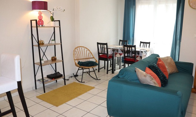 Orleans Apartment | Le Madeleine - Free Parking - Balcony - Fiber