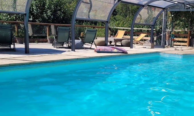 Grand-Vabre Bed & Breakfast | Le Manoir des Pélies-Escapade.