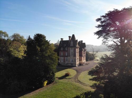 Cahan Bed & Breakfast | Le Manoir de Bénédicte B&B