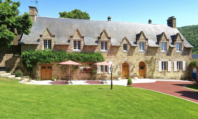 Clecy Bed & Breakfast | Le Manoir de Placy - Bed and Breakfast