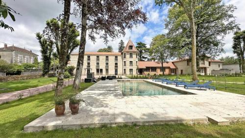 Rochechouart Bed & Breakfast | Le manoir des perrieres