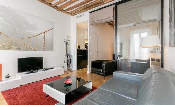 Saint-Gervais Apartment | Le Marais Place Sainte Catherine With AC