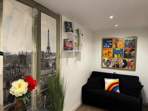 Strasbourg -Saint-Denis Apartment | LE MARAIS-SAINT MARTIN working & living