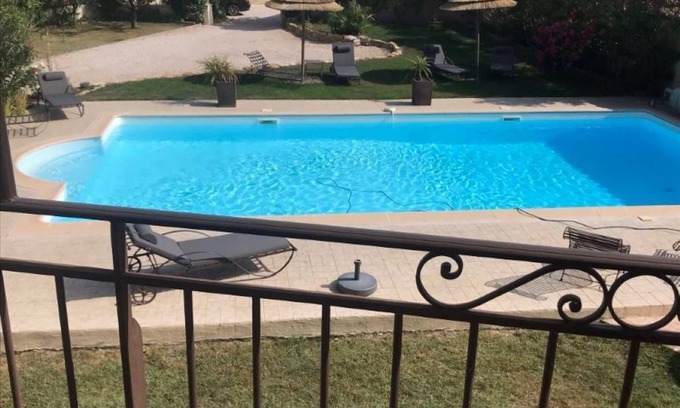 Orange House | Le Mas d'Hortense in Orange Charming vacation home "Beguin" 4 * Swimming pool