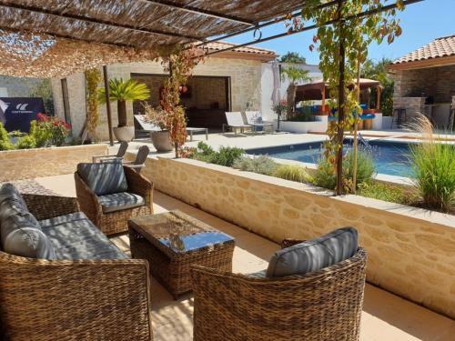 Joyeuse House | Le Mas de la Corniche