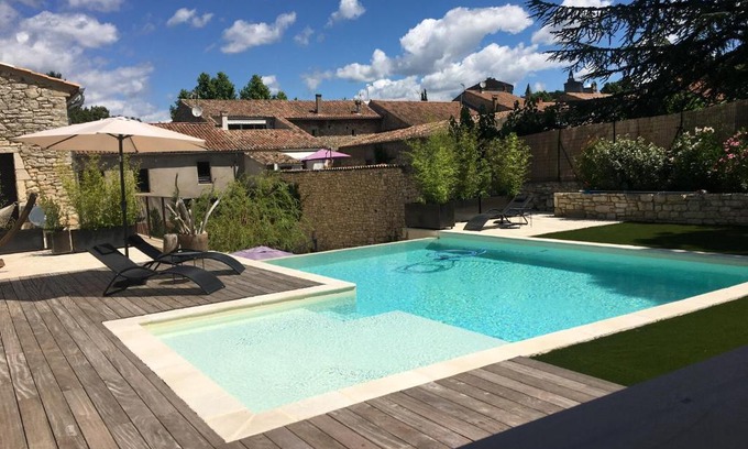 Barjac Bed & Breakfast | LE MAS DES AUGES