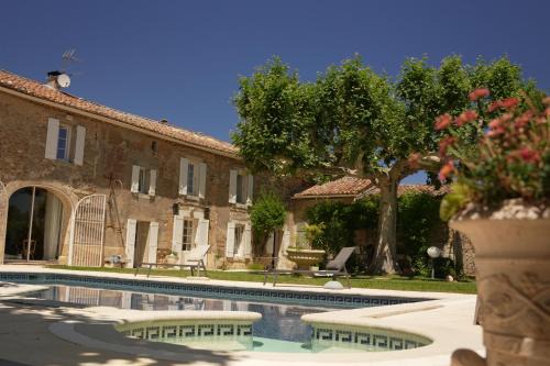 Althen-des-Paluds Bed & Breakfast | LE MAS DES FLANERAIES