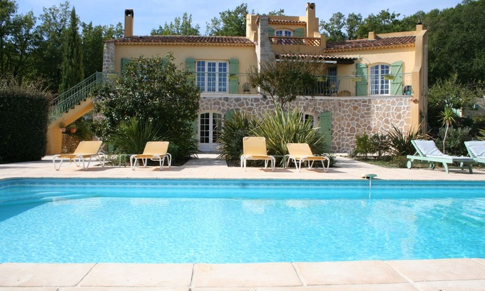Trans-en-Provence Bed & Breakfast | Le Mas des Tarentes between vineyards and forests