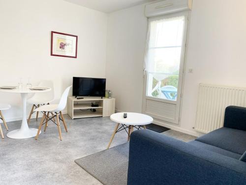 Mainvilliers Apartment | Le Matisse