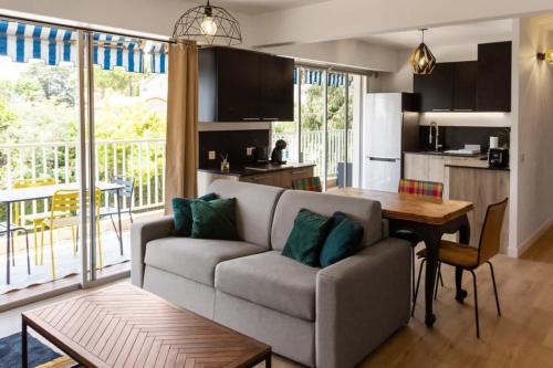 Cros-de-Cagnes Apartment | Le Mimosa - Calm - Spacious - 200m from the sea - Parking