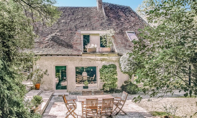 Saint-Georges-sur-Baulche House | Le Moulin de Saint-Georges