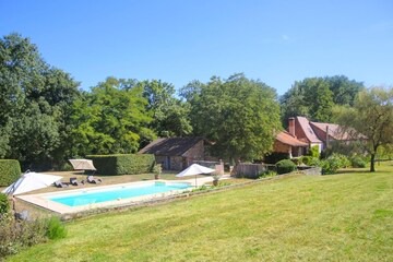 Tourtoirac Villa | Le Moulin Charmant at Nouvelle-Aquitaine in Tourtoirac