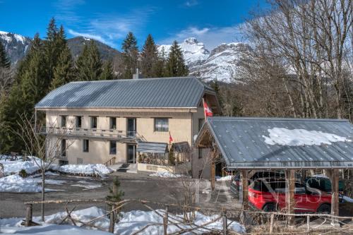Sallanches Ski Chalet | Le Moulin des Olirics