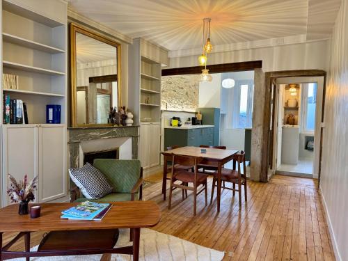 La Roche-sur-Yon Apartment | Le Napoleon - T3 Luxueux