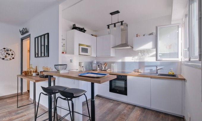 Saint-Nazaire Apartment | Le Navy - Chaleureux appt proche mer