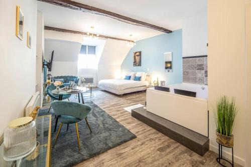Centre Apartment | Le Nid d'Amour Éternel