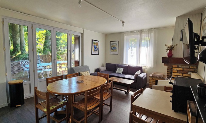 Dieppe House | Le Nid de Houle, gîte at Domaine des Roches, a 10-minute walk from the beach.