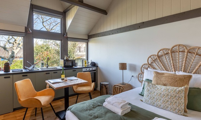 Honfleur Apartment | Le Nid de La Maison Saint Léonard | Lovely Shared Garden in the Heart of Ho