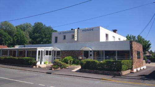 Breuillet Hotel | Le Nouveau Monde