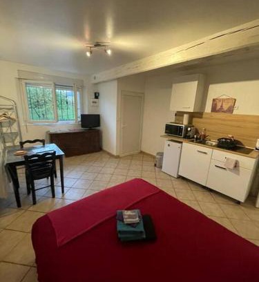 Paroy-sur-Tholon Apartment | Le passage