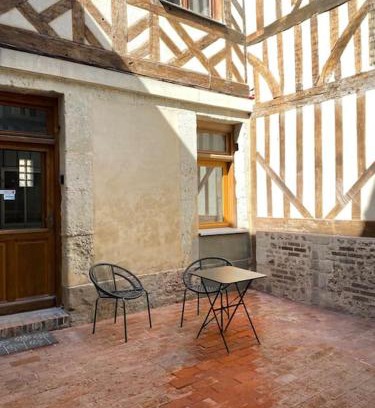 Lisieux Apartment | Le Patio