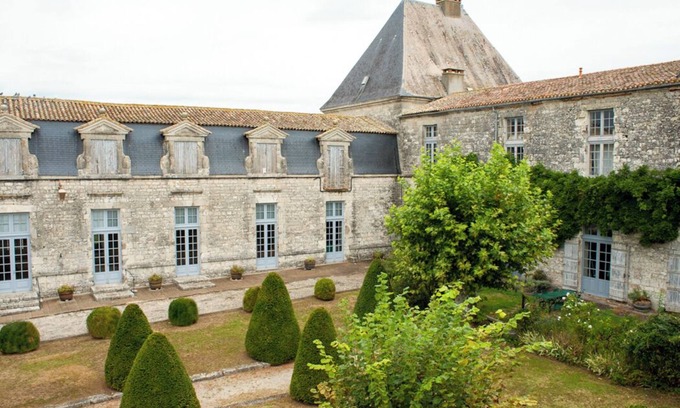Saussignac Apartment | Le Pavillon D’Or - Two Bedroom Apartment, Sleeps 4