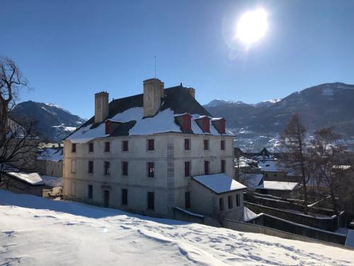 Mont-Dauphin Apartment | Le Pavillon des Officiers