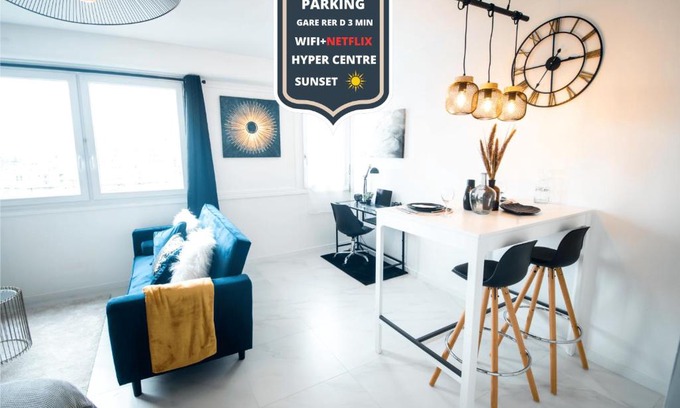 Center Apartment | "LE PERSIAN" Studio à 3 min de la GARE, 10min du centre commercial, WIFI, PARKING