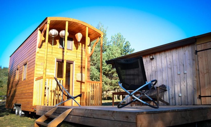 Silhac Other | Le Petit Rias en Roulotte, 4 personnes, coin cuisine et cabinet de toilette