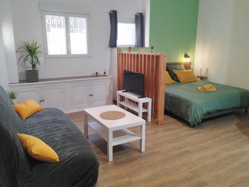 La Roche-Chalais Apartment | Le petit cozy