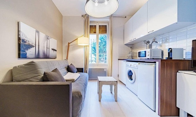 8th Arrondissement Apartment | Le petit Delore - Studio 2 personnes - Lyon 8