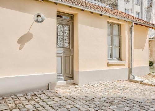 Notre-Dame Apartment | Le Petit Pavillon de Versailles