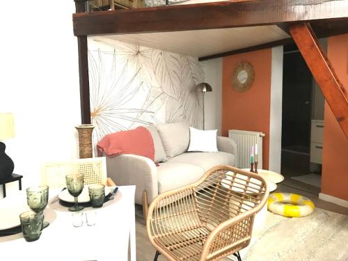 Vieux Vichy Apartment | LE PETIT PRESBYTERE - HyperCentre - Rez de Chaussée - Thermes