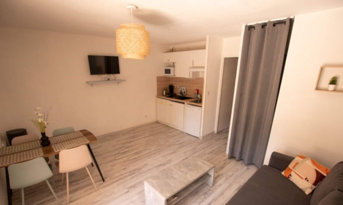 Lourdes Condo | Le Petit Pyrénéen - Centre; Terrasse; Parking