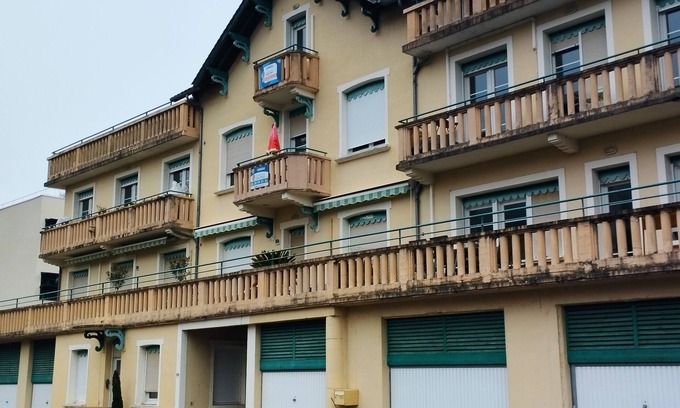 Cahors Apartment | Le Petit Valentré Avec sa Superbe vue sur le Célèbre Pont et la Rivière Lot