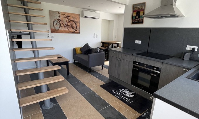 Maillane House | Le Petit Valexiane