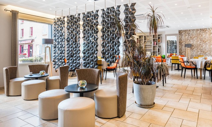 Brullioles Hotel | Le Place Neuve