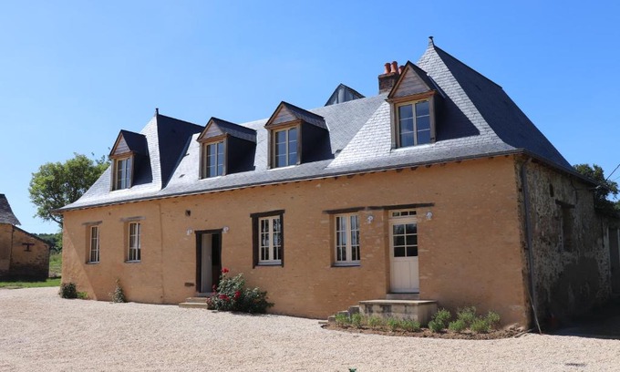 Chateau-Gontier House | LE PLESSIS AUX OISEAUX