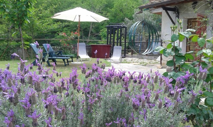 Buti House | Le Poiane farmhouse with large garden in Tuscany