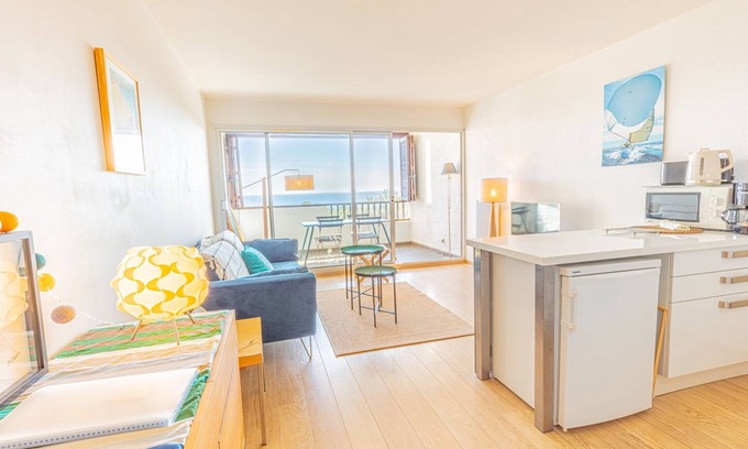 Cassis Apartment | Le Poisson Bleu - by Winkyhouse