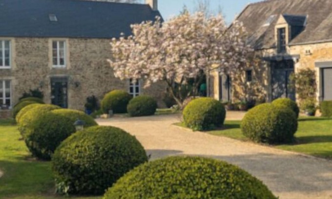 Aurseulles House | Le Presbytère Normand, South Bayeux pool (5 bedrooms, sleeps 12 (+2), 200m2)
