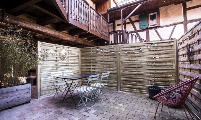 Bergbieten Apartment | Le Pressoir, romantic studio Griotte et Cannelle