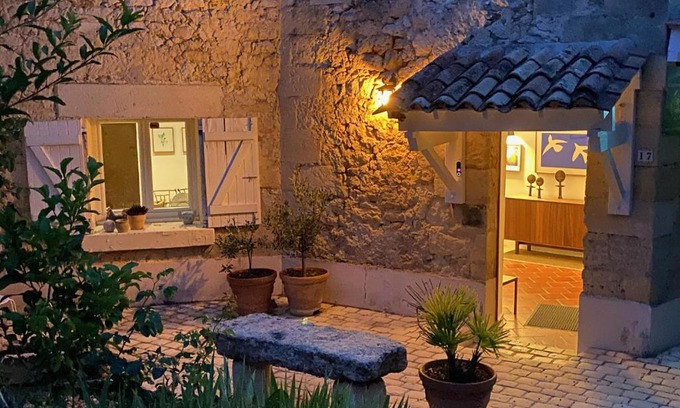 Saint-Pey-de-Castets Bed & Breakfast | Le Prieuré de Saint Pierre