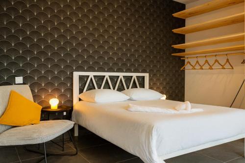 Le Creusot Apartment | Le Privilège Cosy Central Chic