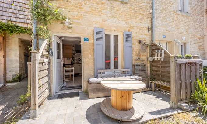 Saint-Regnobert-de-la-Cote-de-Nacre House | Le Ptit Passage - Maison atypique avec terrasse proche plage